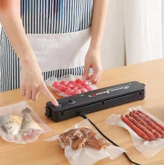 Aparat de vidat pungi - Vacuum Sealer negru + 5 pungi CADOU